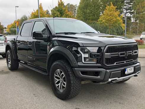 Svart Ford F-150 Raptor Super Crew stulen i Växjö